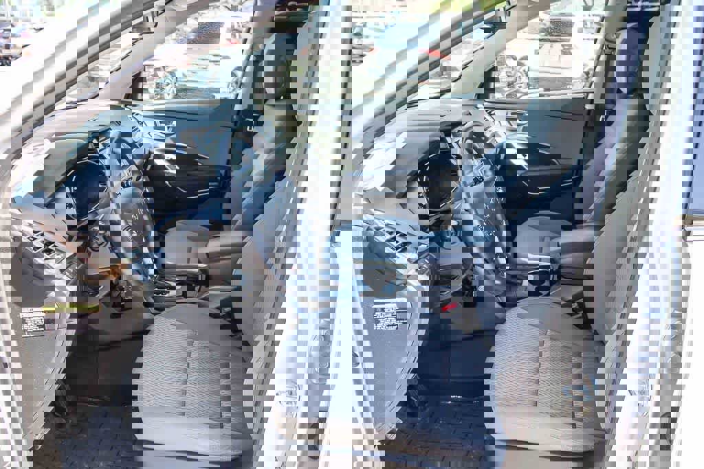 Used 2017 Hyundai Santa Fe SE image 16