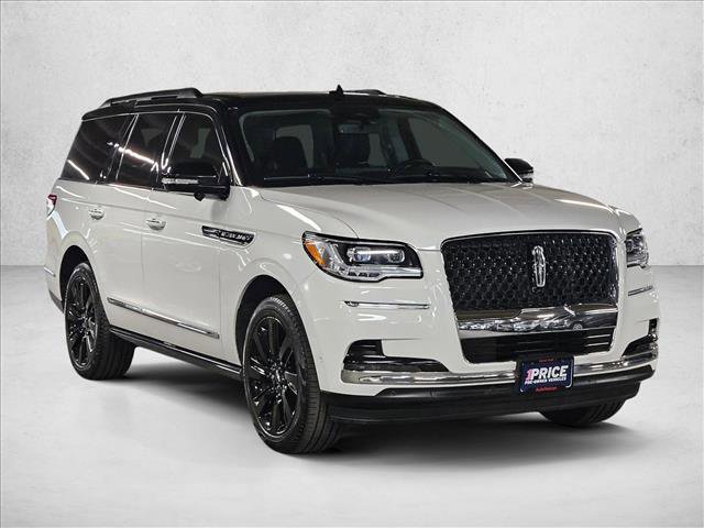 Used 2022 Lincoln Navigator Black Label image 3