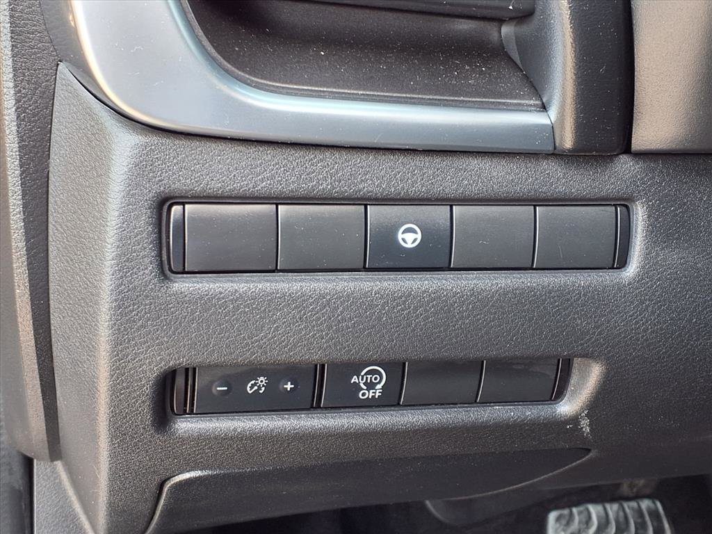 Used 2023 Nissan Rogue SV image 6