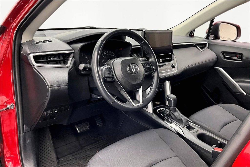 Used 2023 Toyota Corolla Cross LE image 14