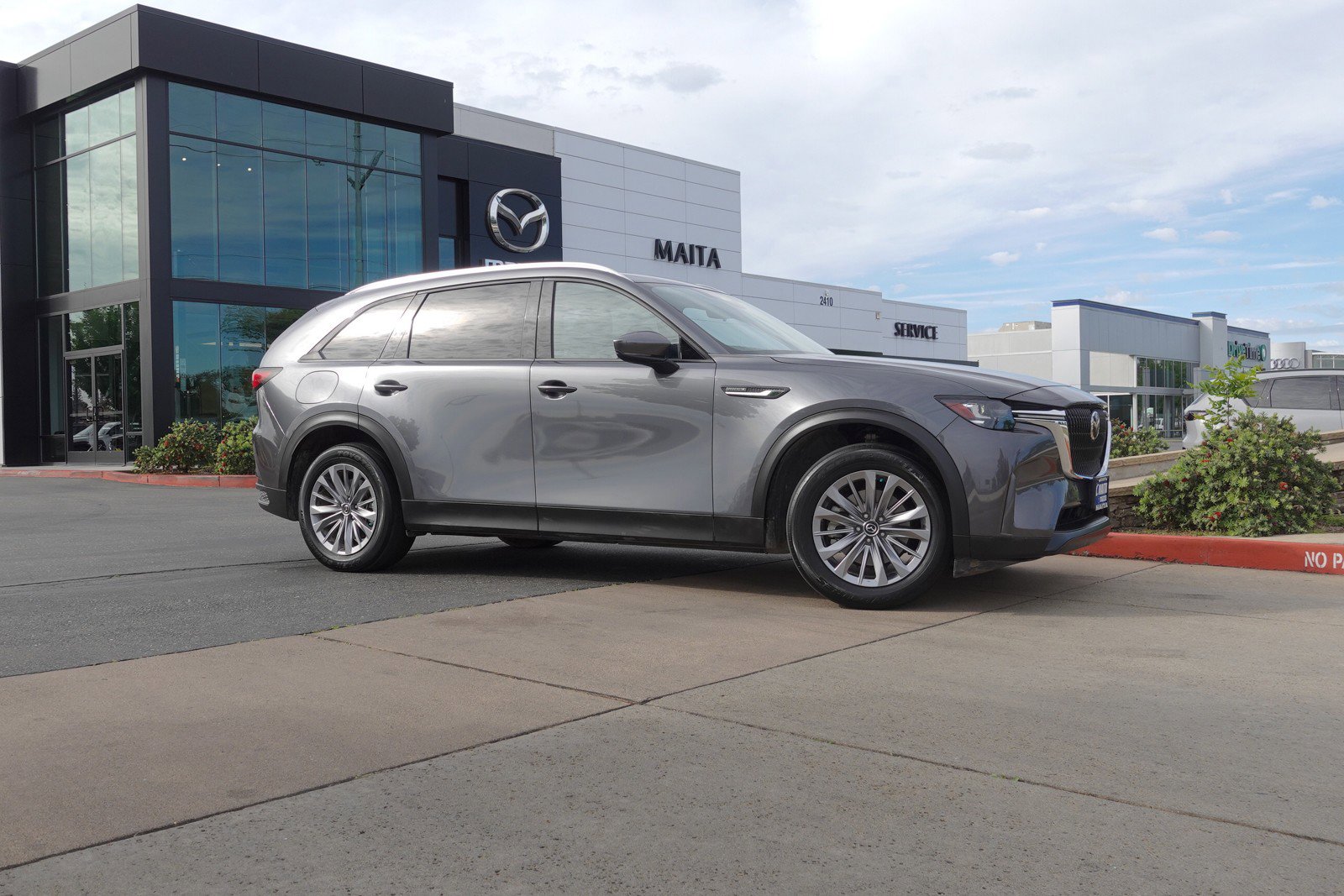 Used 2024 MAZDA CX-90 Plug-In Hybrid w/ Preferred image 4