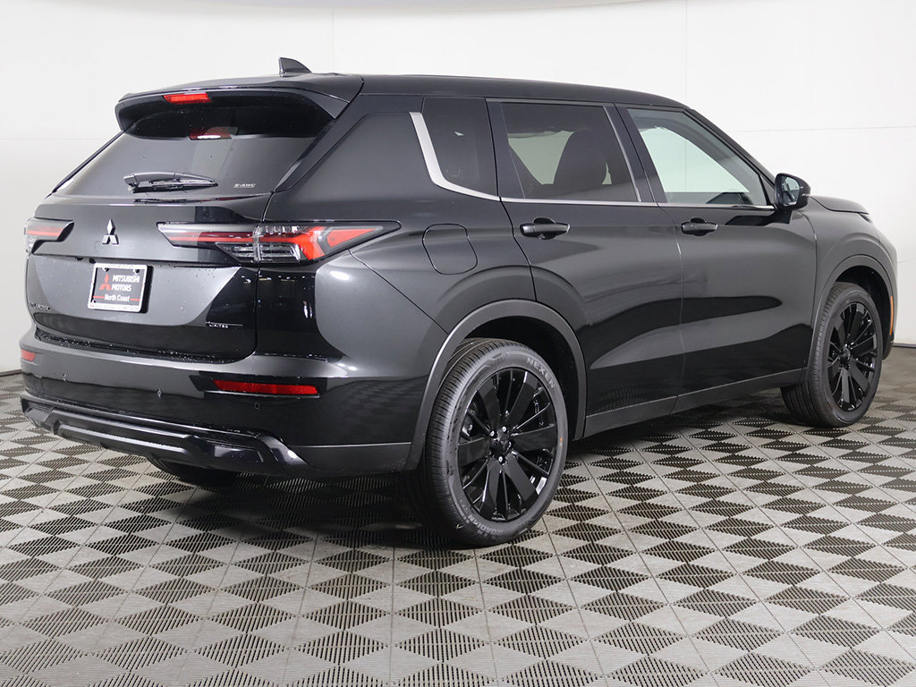 New 2026 Mitsubishi Outlander LE AWD/4WD image 10