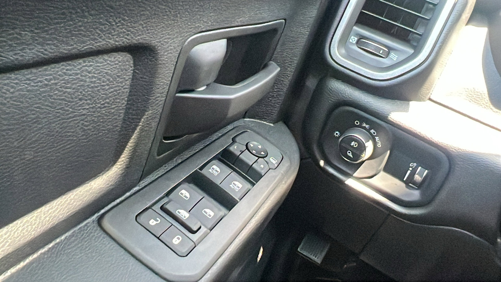 New 2025 RAM 5500 Tradesman image 31