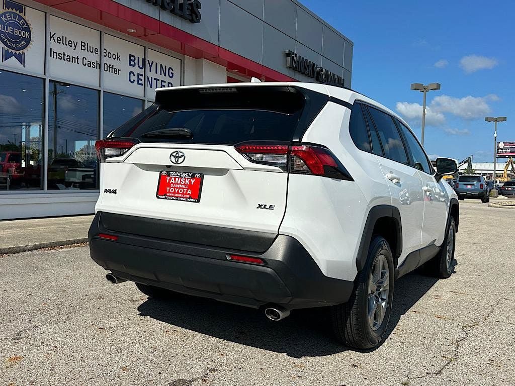 Used 2024 Toyota RAV4 XLE FWD image 5