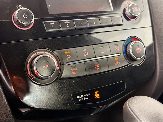 Used 2016 Nissan Rogue SV image 14