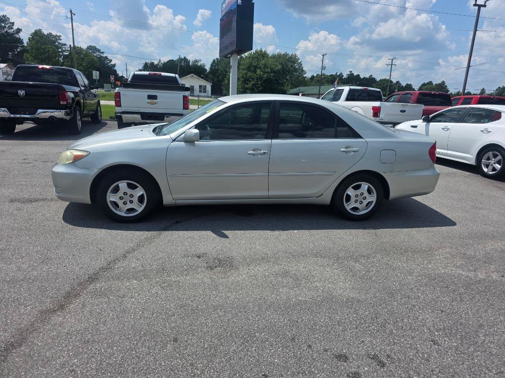 Used 2002 Toyota Camry LE FWD image 2