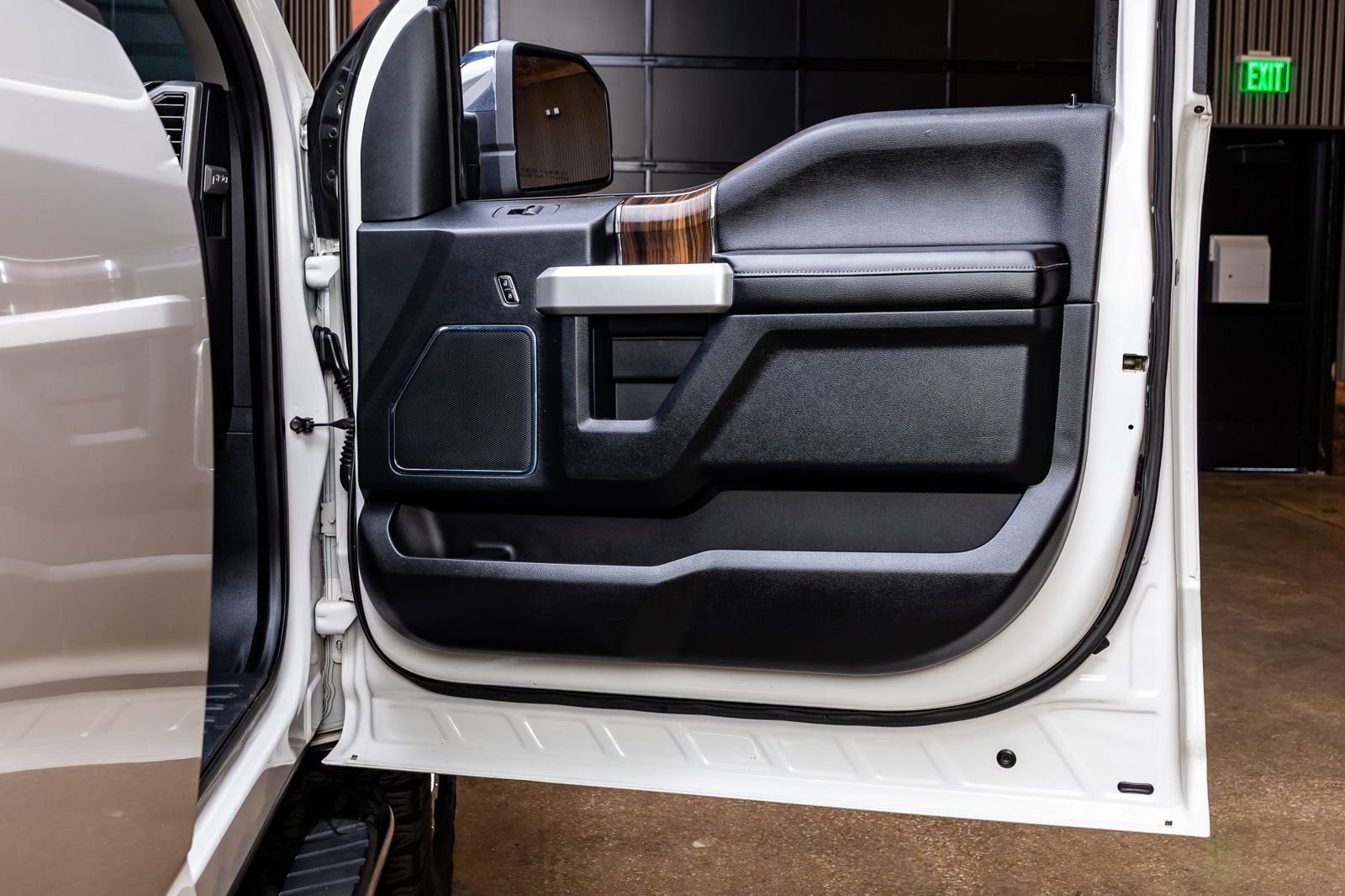 Used 2015 Ford F150 Lariat w/ Equipment Group 502A Luxury image 36