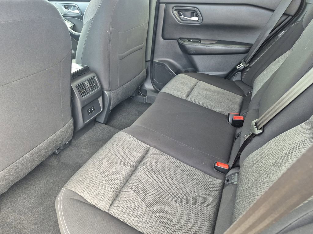 Used 2025 Nissan Rogue SV AWD/4WD image 13