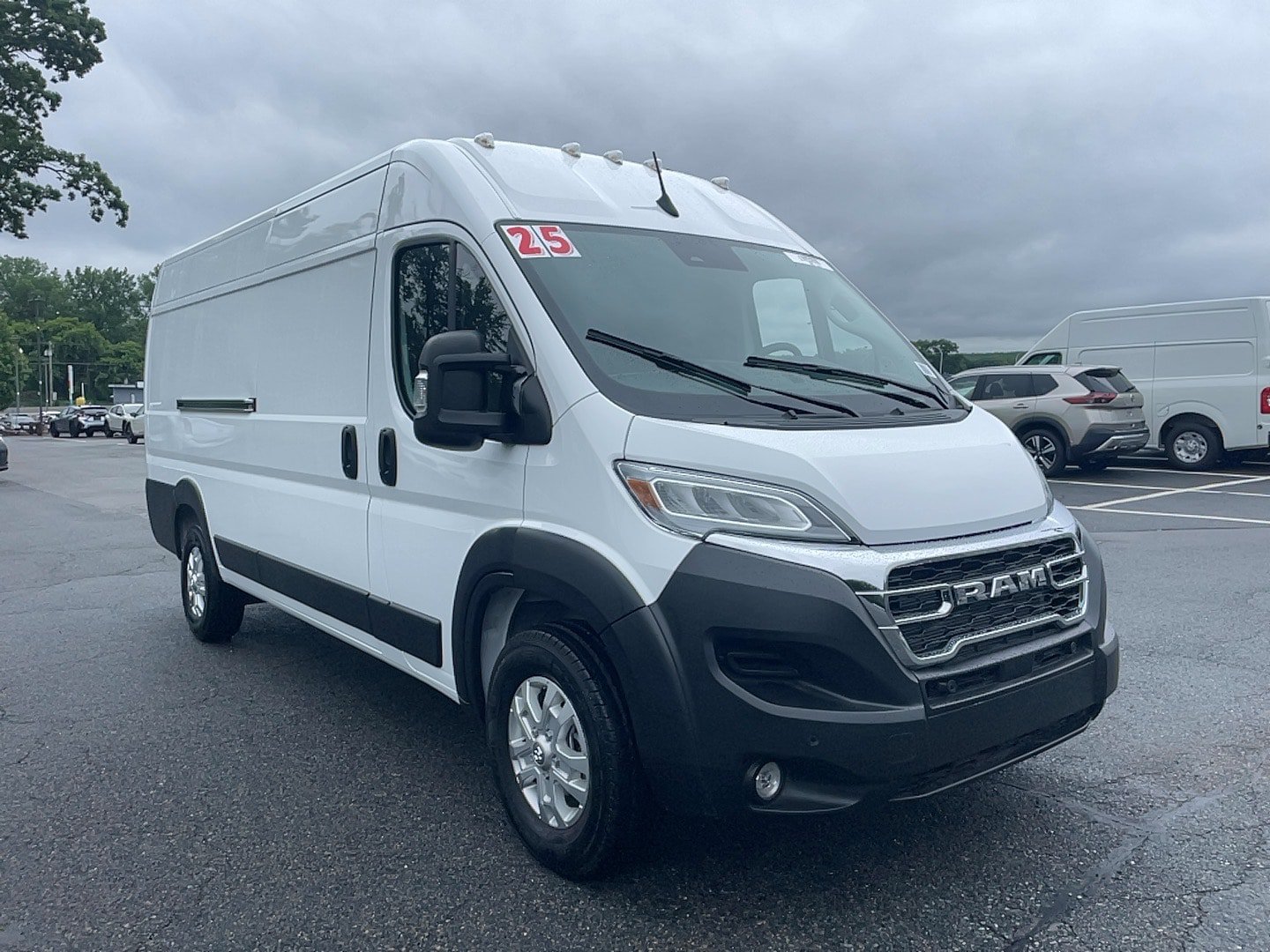 Used 2025 RAM ProMaster 3500 w/ Quick Order Package 22G SLT FWD video 1