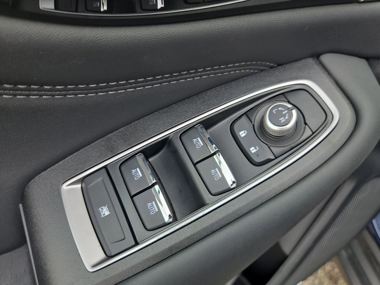 Certified 2025 Subaru Outback Limited AWD/4WD image 18