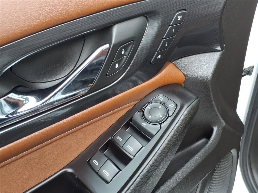 Used 2018 Chevrolet Traverse High Country image 18