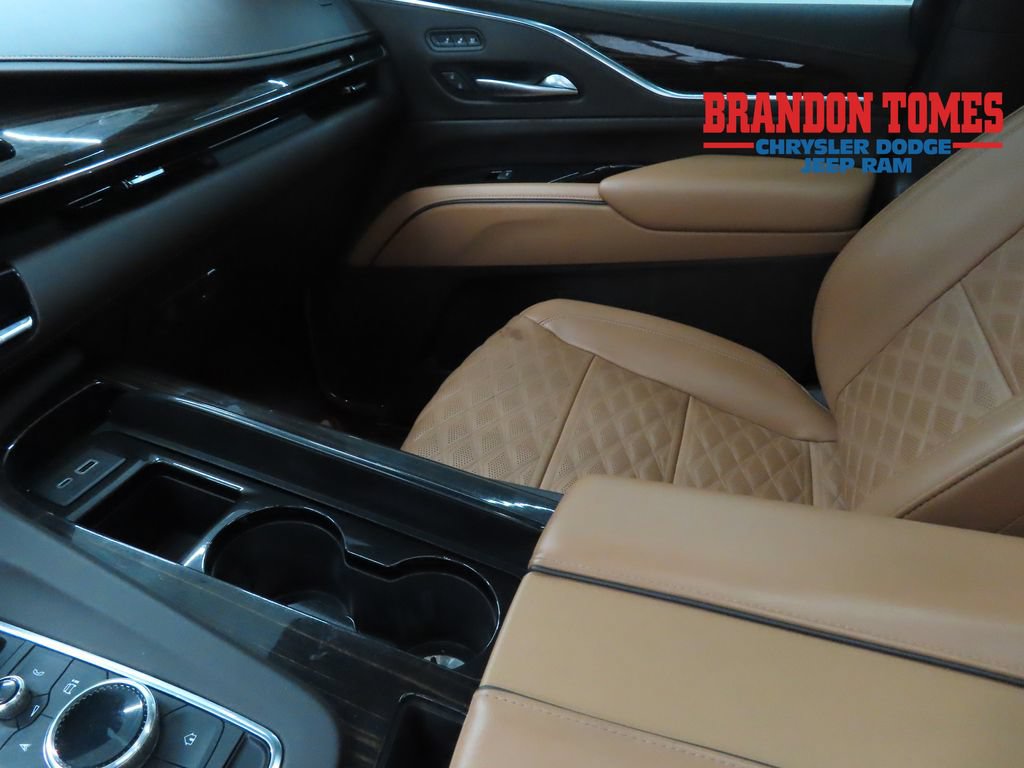 Used 2023 Cadillac Escalade Sport AWD/4WD image 18