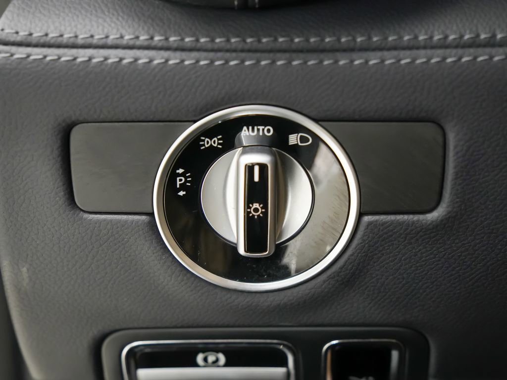 Used 2018 Mercedes-Benz AMG GT Roadster image 21