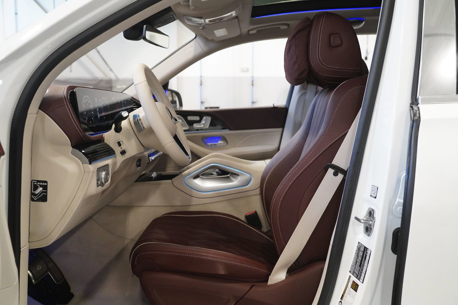 New 2026 Mercedes-Benz Maybach GLS 600 4MATIC image 2