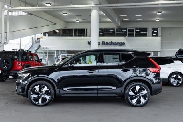 New 2025 Volvo EX40 Core w/ Climate Package image 19