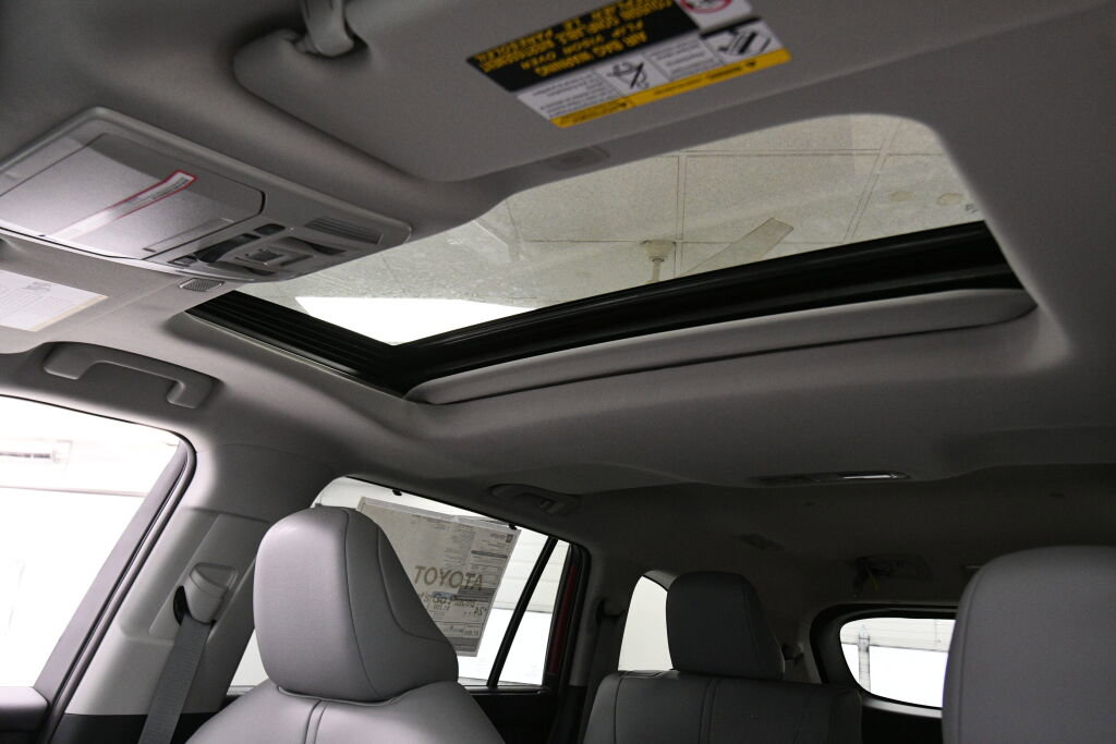 New 2023 Toyota Highlander XLE image 19