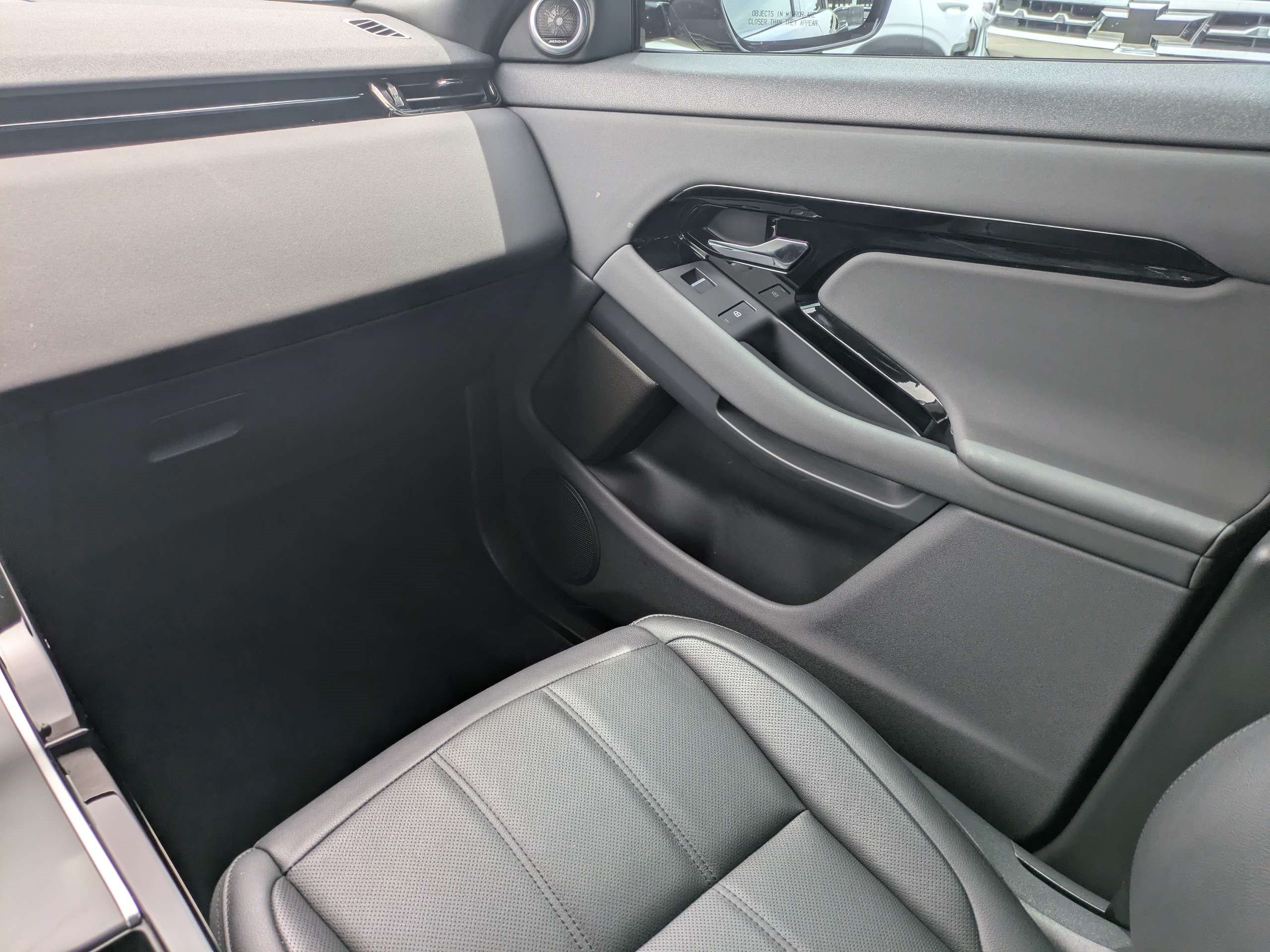 Used 2026 Land Rover Range Rover Evoque S AWD/4WD image 16
