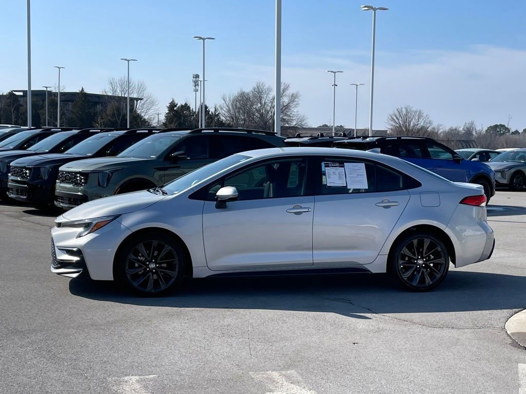 Used 2023 Toyota Corolla SE image 4