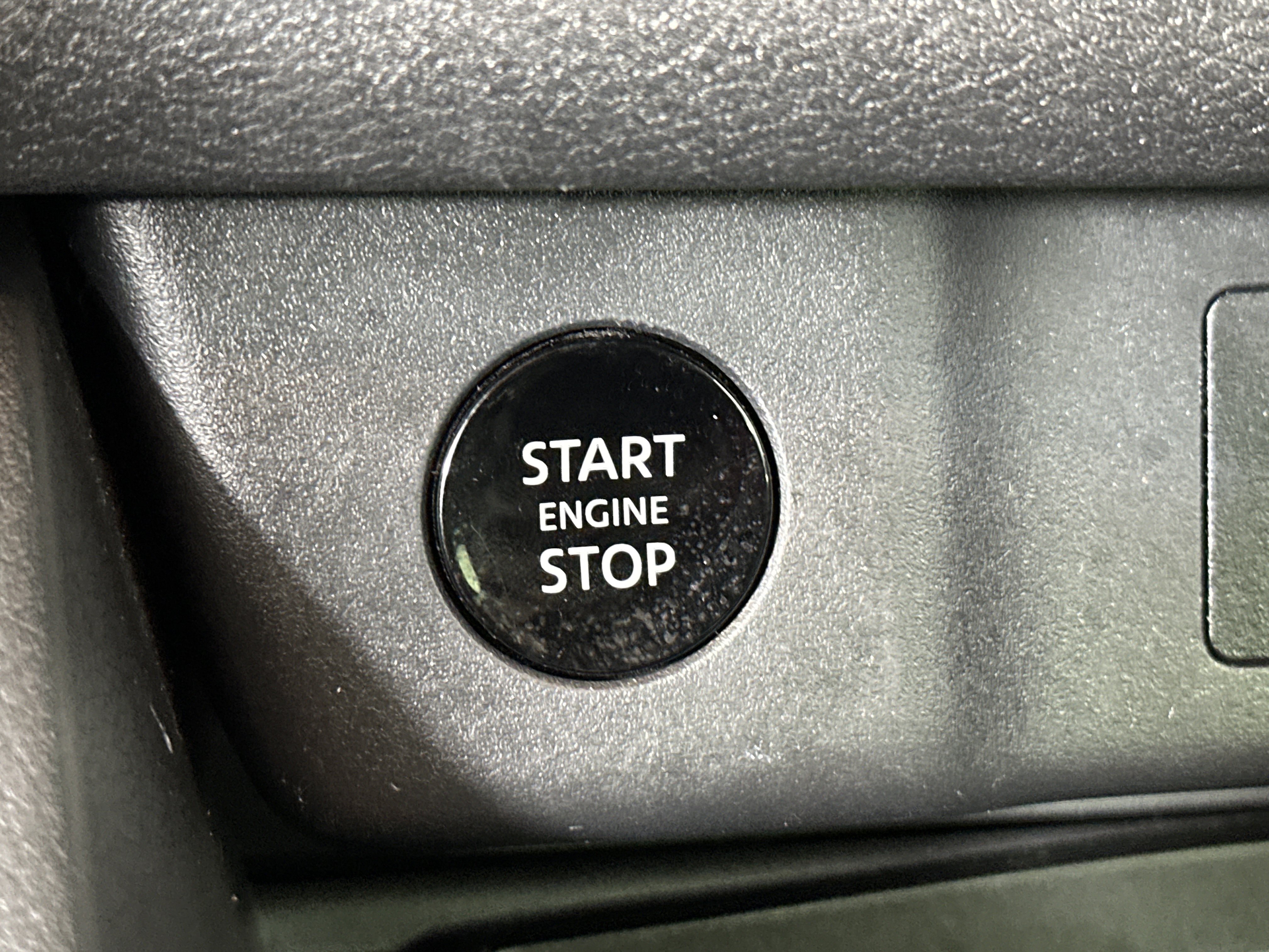 Certified 2025 Nissan Rogue SV w/ SV Premium Package image 28