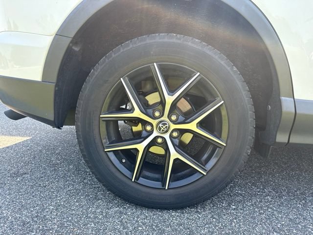 Used 2017 Toyota RAV4 SE w/ Power Extra Value Package AWD/4WD image 17