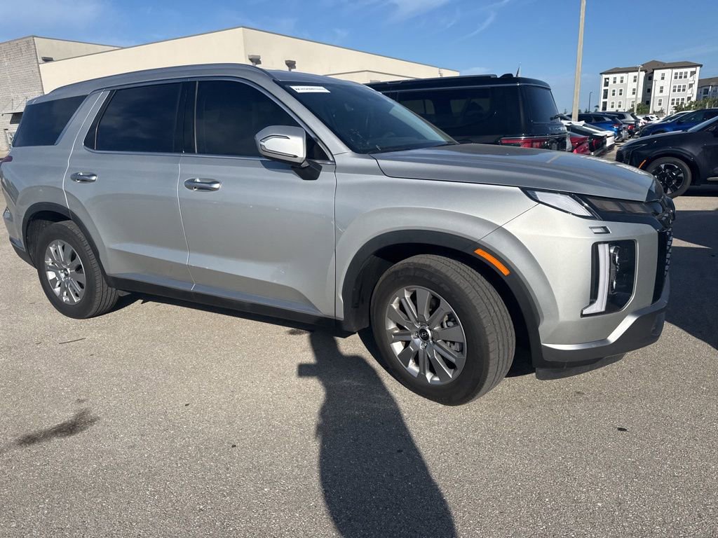 Used 2024 Hyundai Palisade SEL image 2