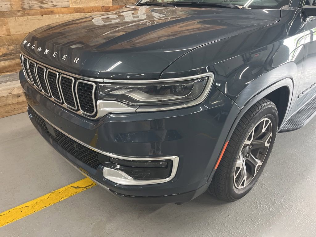 Used 2024 Jeep Wagoneer Series III AWD/4WD image 3