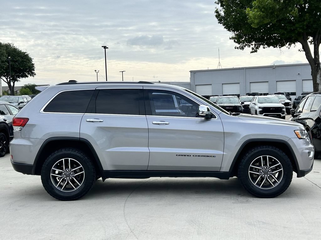 Used 2020 Jeep Grand Cherokee Limited w/ Trailer Tow Group IV AWD/4WD image 3