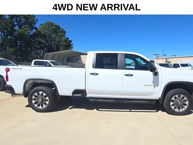 Used 2025 Chevrolet Silverado 2500 Custom w/ Custom Value Package AWD/4WD image 3
