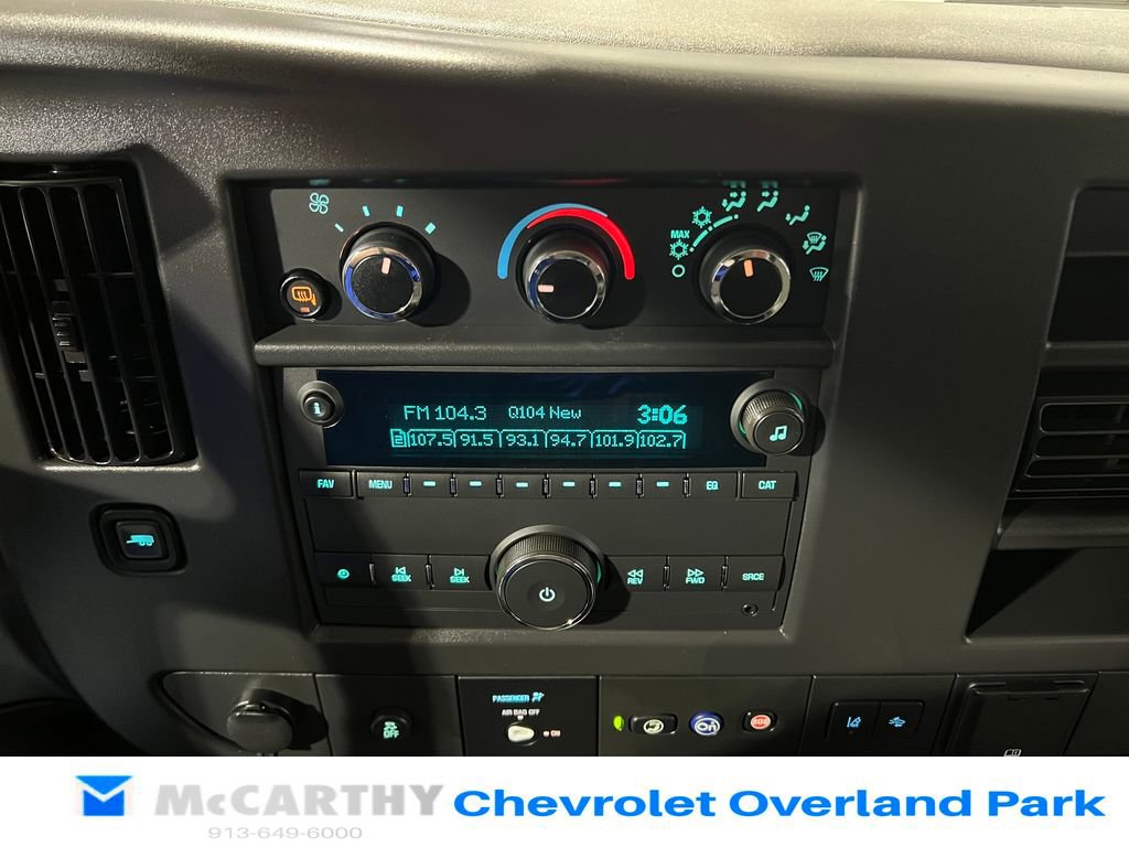 Used 2025 Chevrolet Express 3500 LT w/ LT Preferred Equipment Group RWD image 18