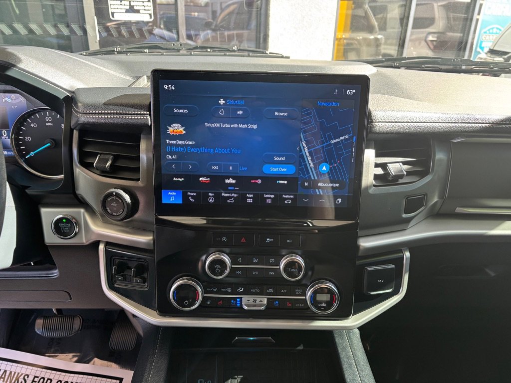 Used 2023 Ford Expedition Max XLT image 12