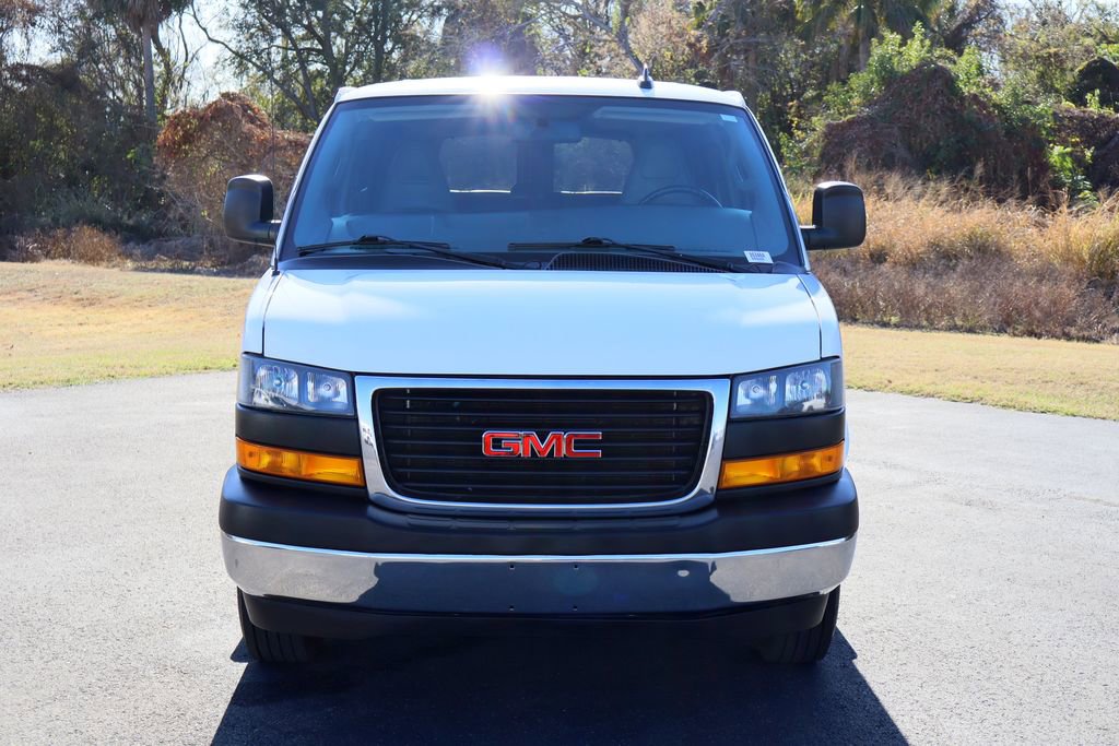 Used 2022 GMC Savana 3500 LS w/ Chrome Appearance Package image 3
