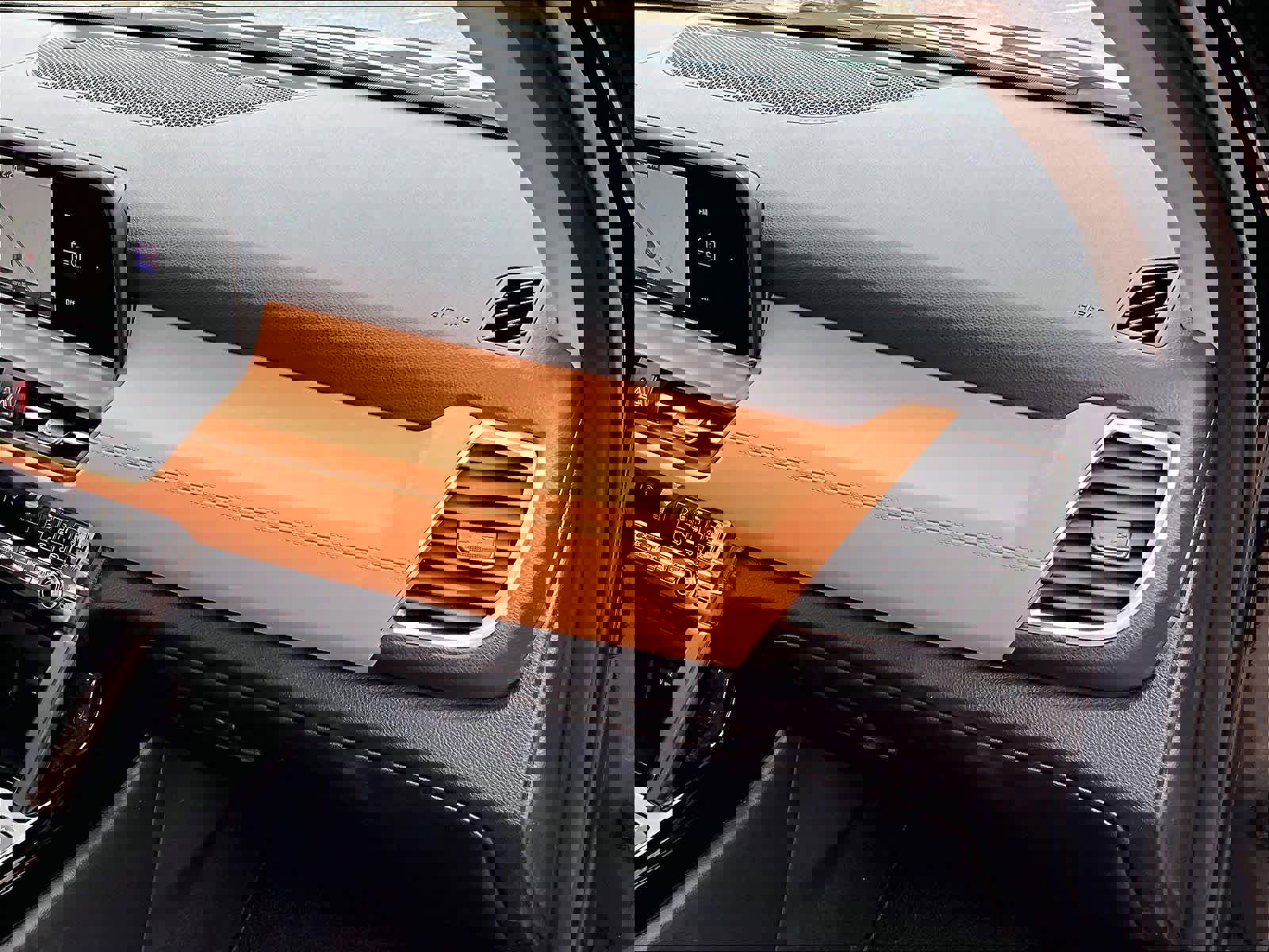 Used 2024 Kia Seltos EX image 13