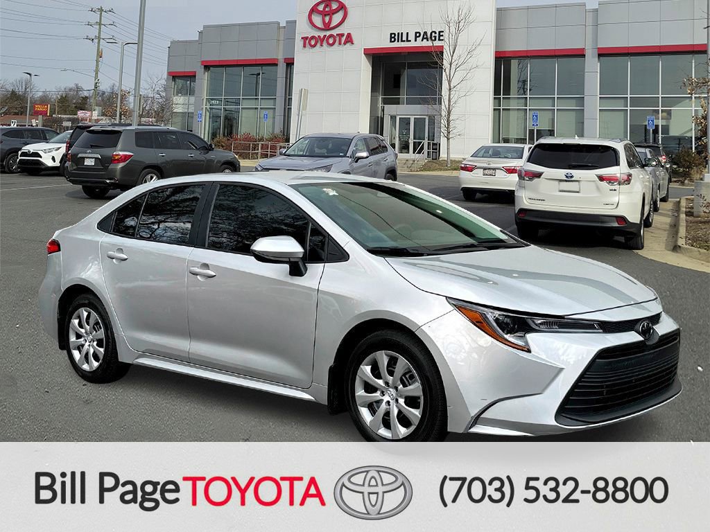 Used 2025 Toyota Corolla LE image 1