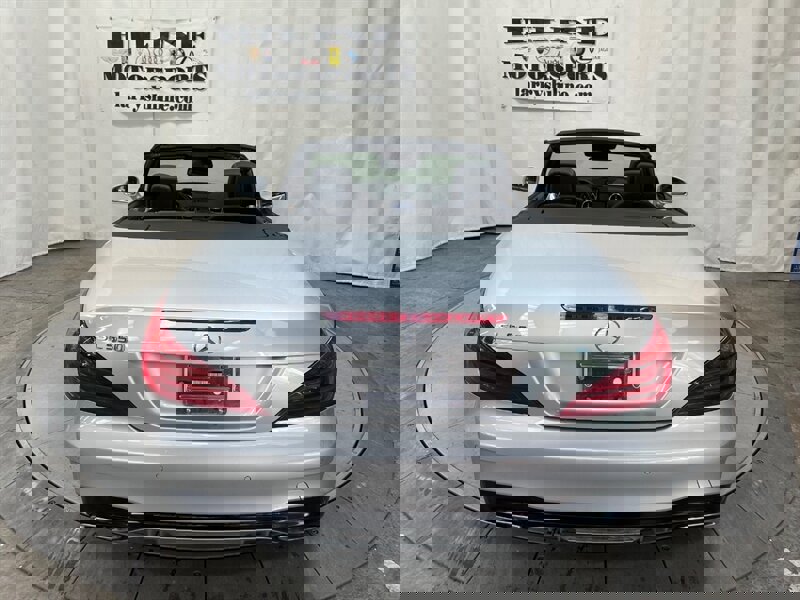 Used 2017 Mercedes-Benz SL 550 image 9