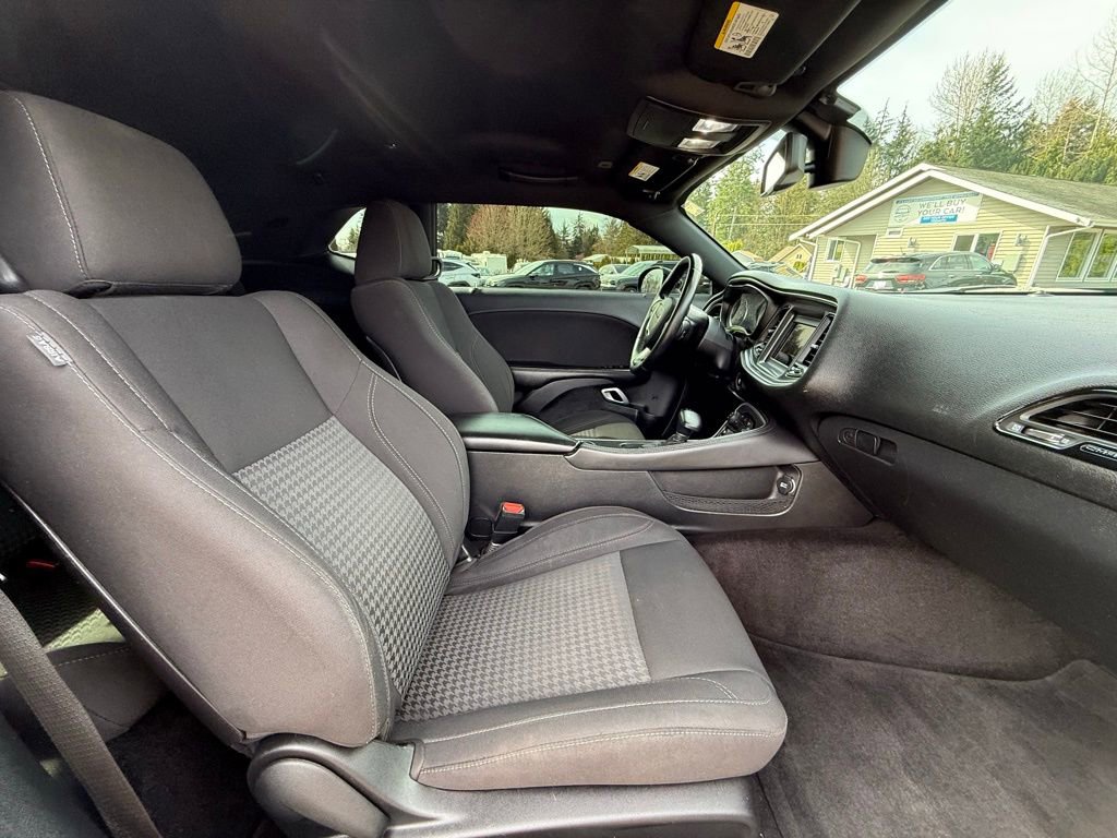 Used 2018 Dodge Challenger SXT RWD image 15