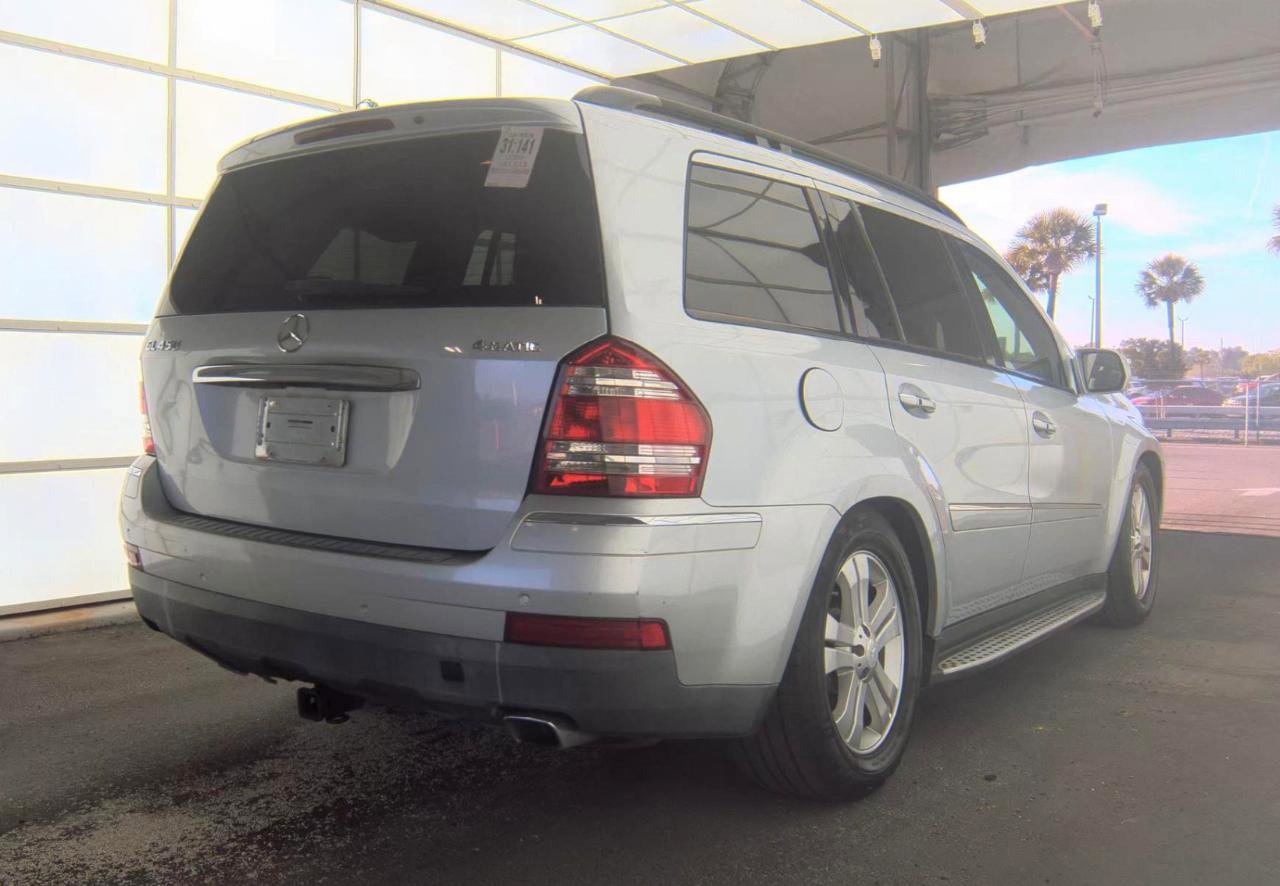 Used 2009 Mercedes-Benz GL 450 4MATIC image 4