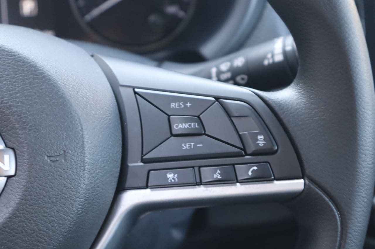 Used 2022 Nissan Kicks SV w/ Interior Electronics Package FWD image 13