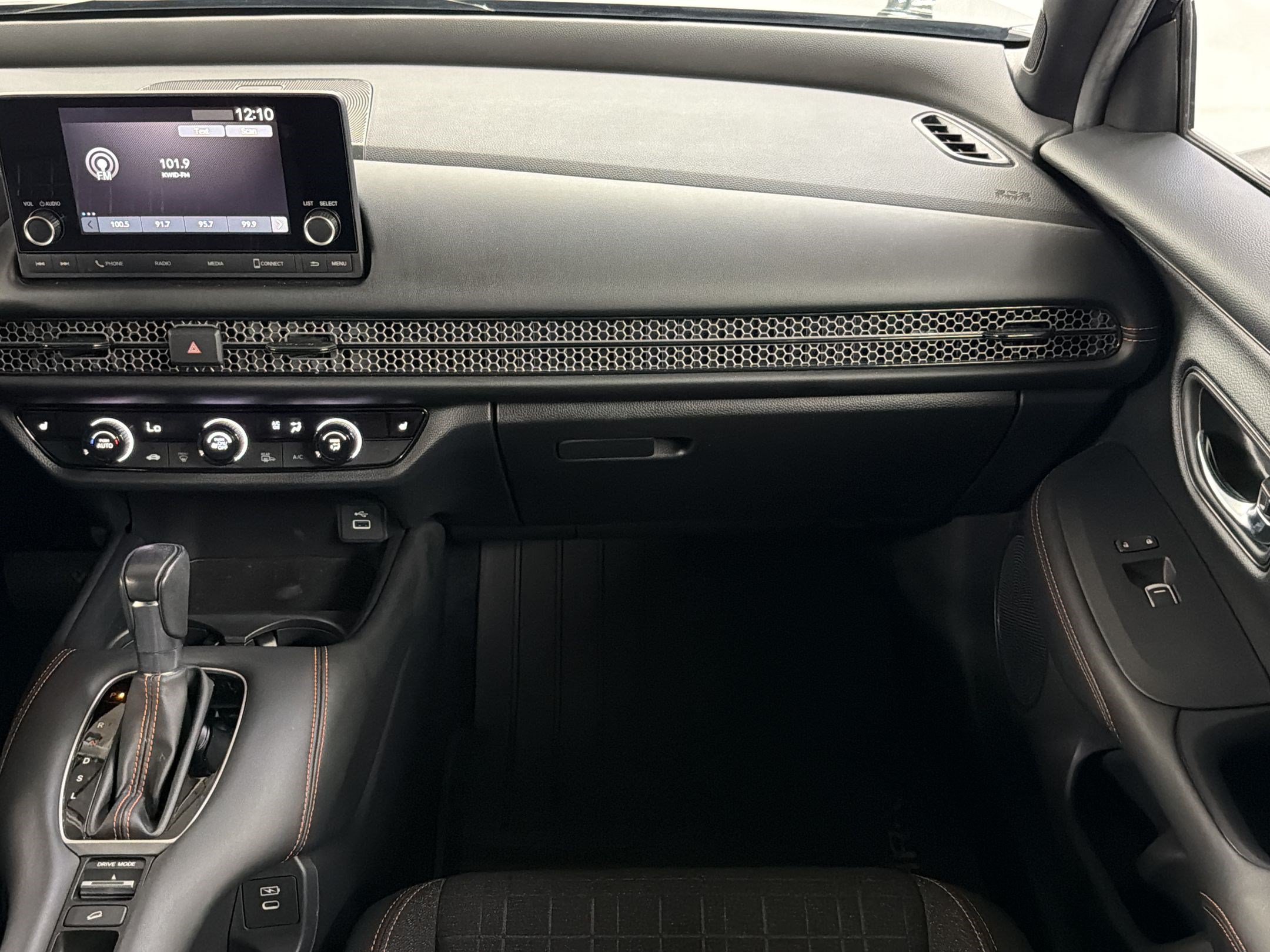 Certified 2024 Honda HR-V Sport image 28