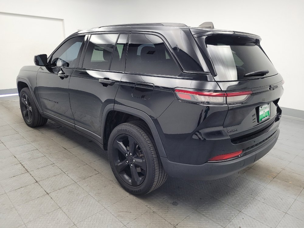 Used 2023 Jeep Grand Cherokee Altitude AWD/4WD image 5