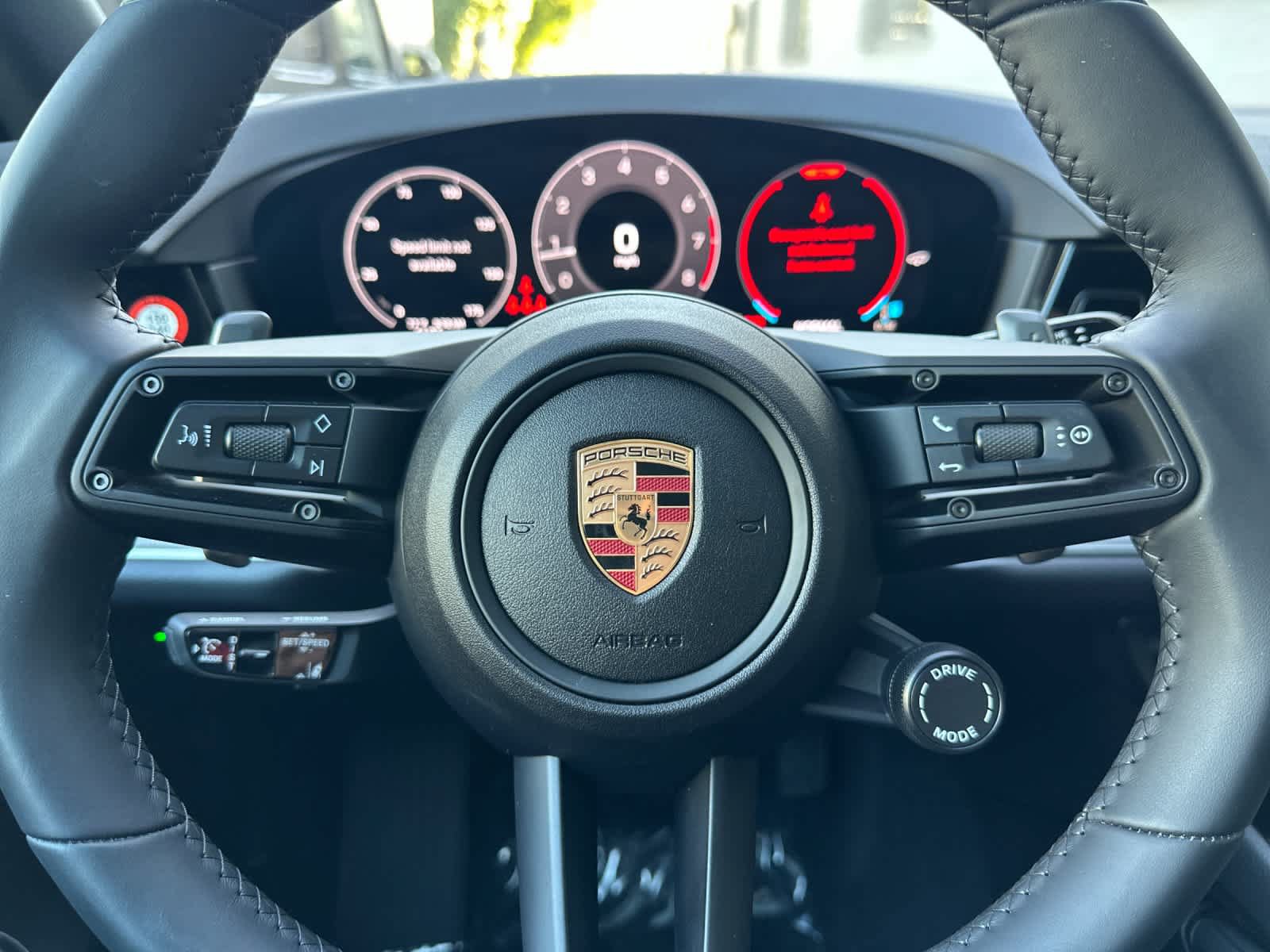 Certified 2025 Porsche Cayenne AWD/4WD image 27
