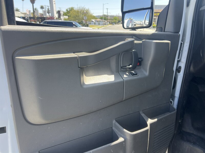 Used 2021 Chevrolet Express 3500 w/ Power Convenience Package RWD image 9