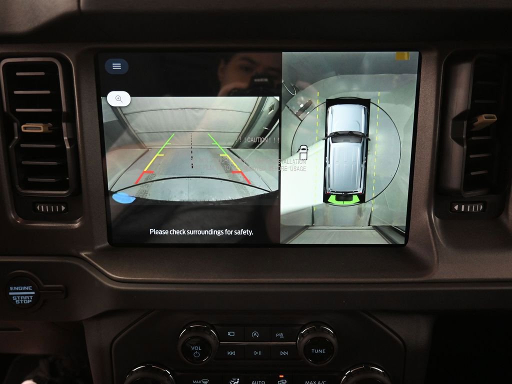 New 2025 Ford Bronco Badlands image 3