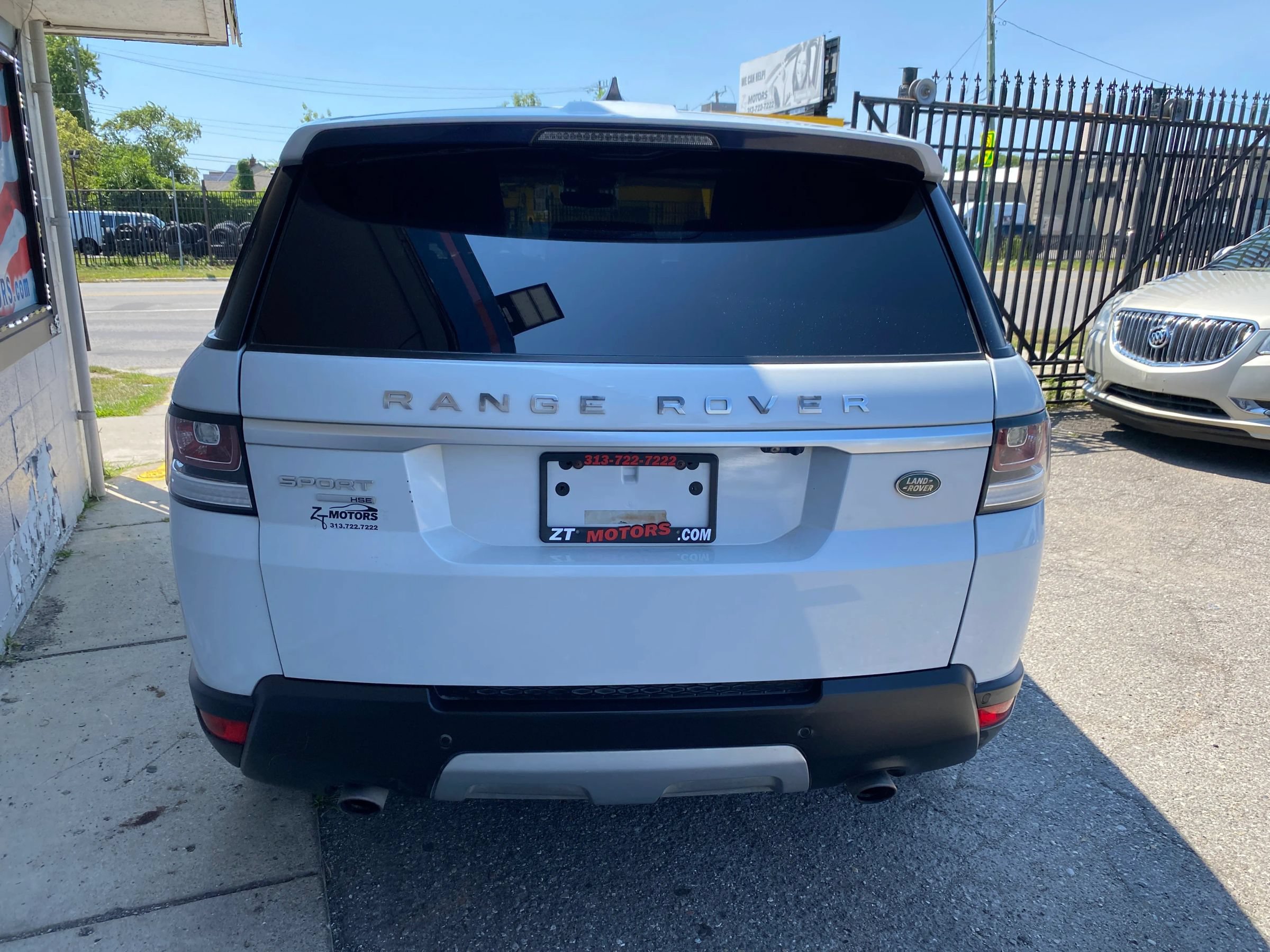 Used 2017 Land Rover Range Rover Sport HSE AWD/4WD image 7