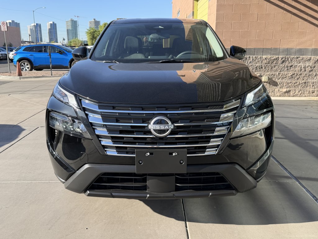 Used 2025 Nissan Rogue SV FWD image 10