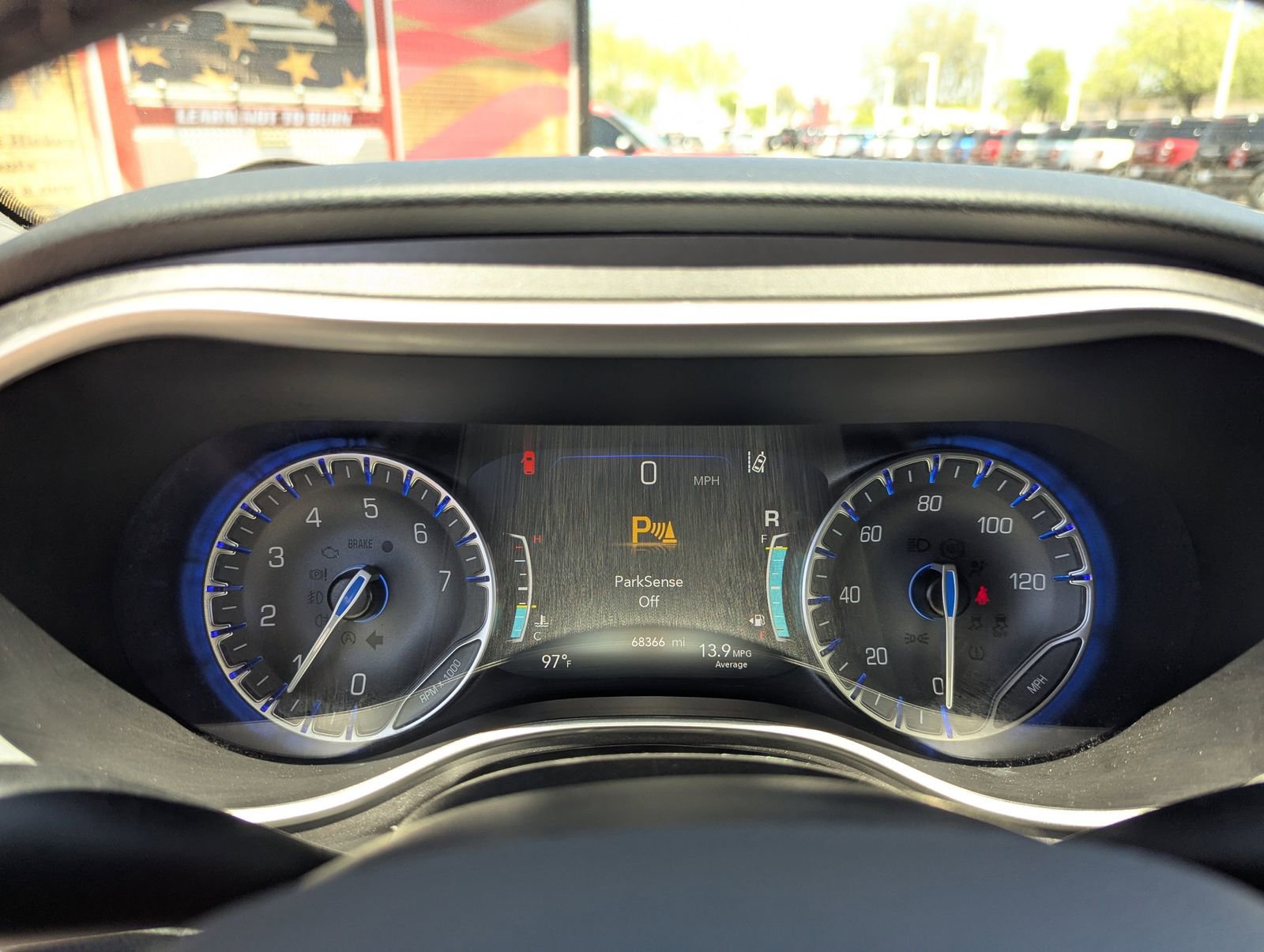 Used 2023 Chrysler Pacifica Touring-L image 28