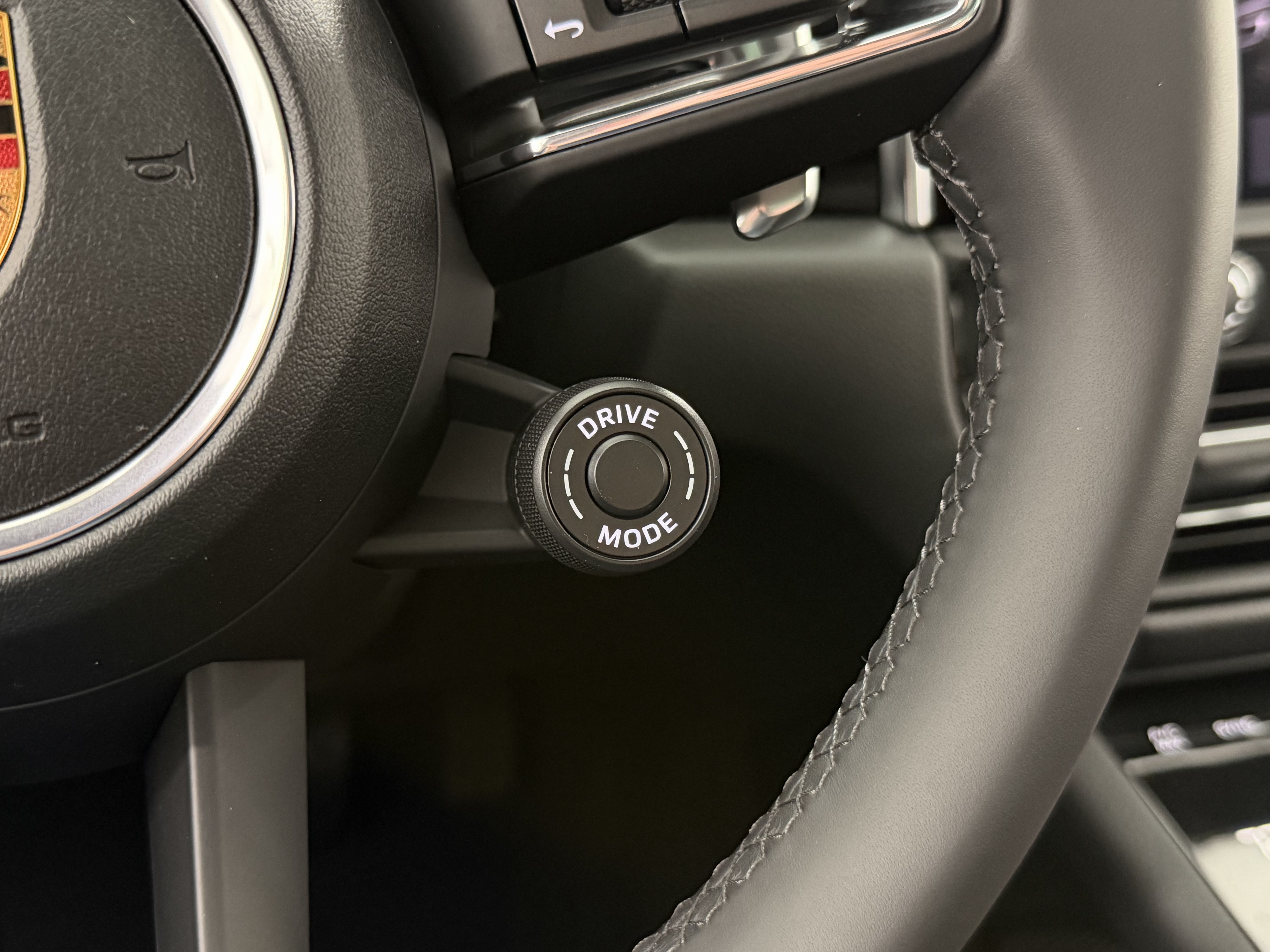 Certified 2026 Porsche Macan AWD/4WD image 51