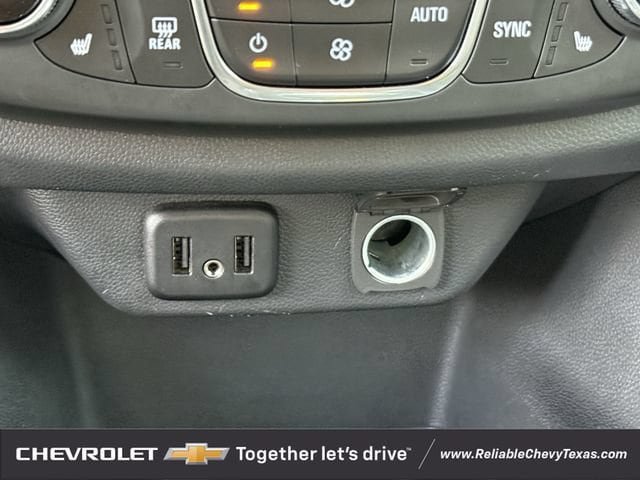 Used 2022 Chevrolet Traverse LT FWD image 20