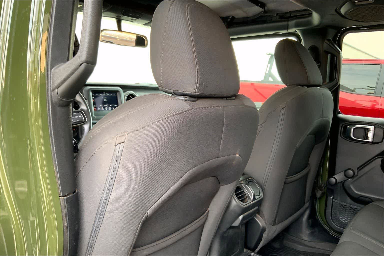 Used 2022 Jeep Gladiator Sport AWD/4WD image 12