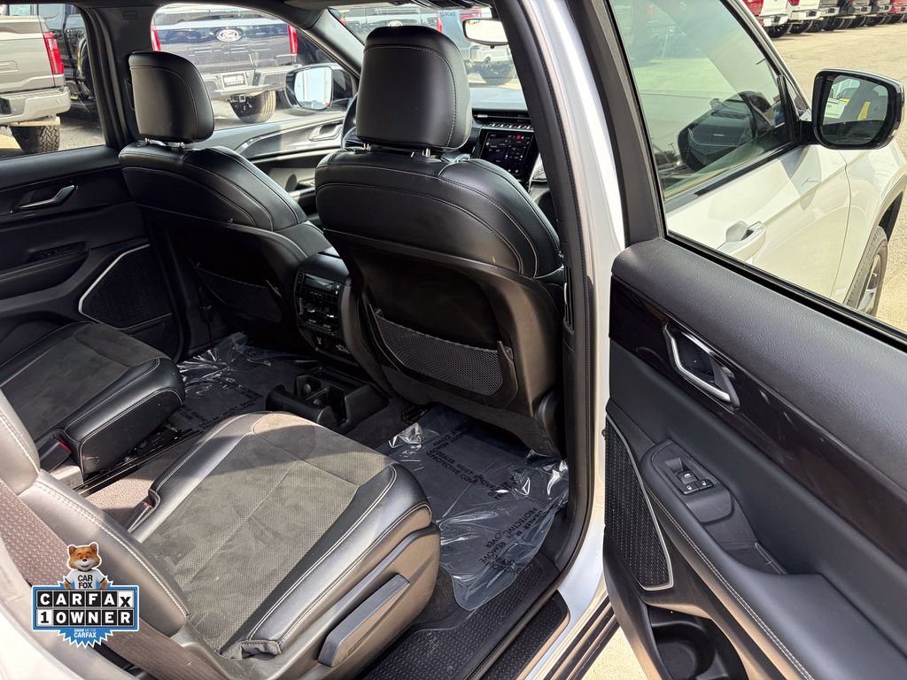 Used 2021 Jeep Grand Cherokee L Laredo AWD/4WD image 17