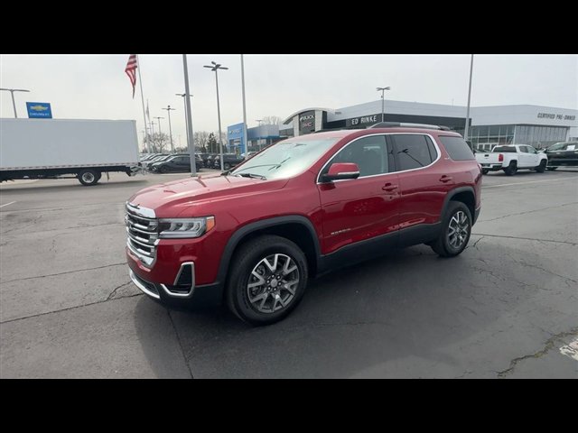 Used 2023 GMC Acadia SLE w/ Driver Convenience Package image 4